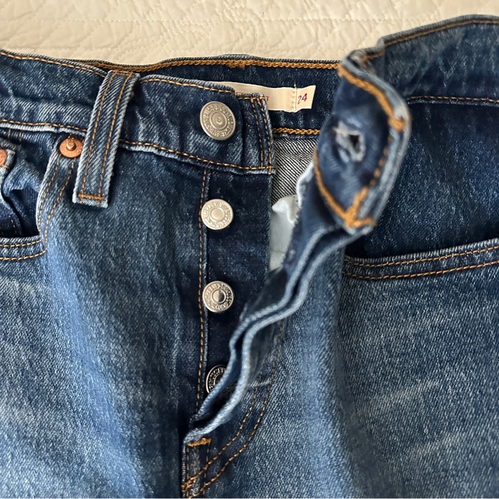 Levi’s Premium Denim Women’s Wedgie Straight Fit Jeans  25” Button Fly - Picture 12 of 15